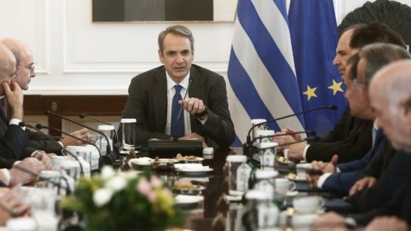 Κυβέρνηση ΝΔ: Αναδόμηση γαλάζιου DNA με δεξιές «ενέσιμες» απόψεις 