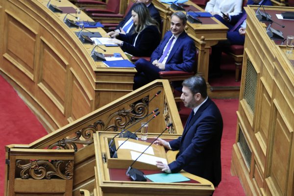 Βουλή: Κόντρες Μητσοτάκη-Ανδρουλάκη για αγροτικά, μετεκλογικές συνεργασίες, ΠτΔ και σιωπή για τα Τέμπη