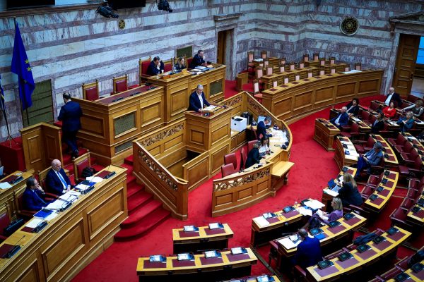 ΚΚΕ: Κατέθεσε το αίτημα για προ ημερησίας συζήτηση στη Βουλή για τα Τέμπη