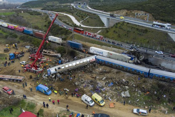 Τι έγινε με τι αίτημα της Αριστεράς στο ευρωκοινοβούλιο για τα Τέμπη; Η νέα κόντρα μεταξύ ΠΑΣΟΚ και ΣΥΡΙΖΑ