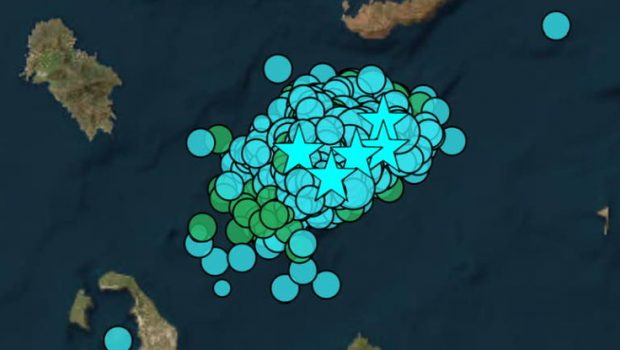 Σαντορίνη - Σεισμοί: Νέα ανάρτηση Τσελέντη μετά τα 5,3 Ρίχτερ - «Έχουμε πολύ δρόμο μπροστά μας...»