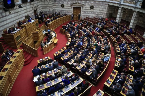 Τα «απόνερα» της προεδρικής κάλπης και οι σχέσεις ΠΑΣΟΚ, ΣΥΡΙΖΑ, Νέας Αριστεράς