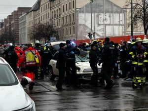 Μονάχο: Αυτοκίνητο έπεσε πάνω σε διαδηλωτές – Μία νεκρή και πολλοί τραυματίες