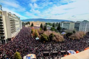 Ανεβαίνει το θερμόμετρο εντός κι εκτός Βουλής για τα Τέμπη