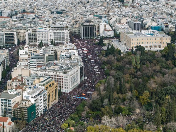 ΚΚΕ για Τέμπη: Χαιρετίζουμε το πάνω από 1 εκατ. κόσμου που πλημμύρισε τις πλατείες