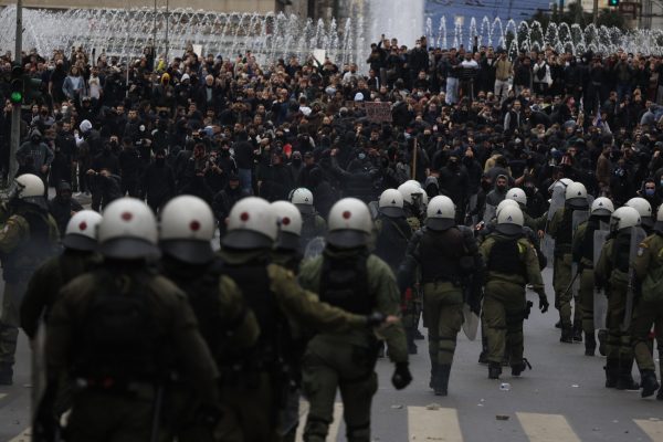 Τέμπη: Όλα καλώς καμωμένα από την ΕΛ.ΑΣ για την κυβέρνηση - «Λειτούργησε για την προστασία των διαδηλωτών»