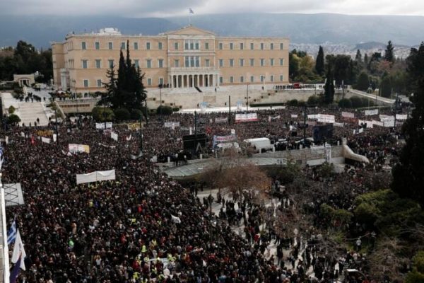 Το τεράστιο επίτευγμα του Κυριάκου να βγάλει όλη την κοινωνία στο δρόμο – εναντίον του