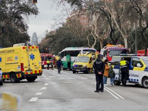 Βαρκελώνη: Σύγκρουση τουριστικών λεωφορείων – 50 τραυματίες, 4 βαριά 