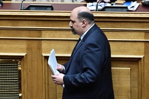 Τριαντόπουλος: Ο μοναδικός βουλευτής της ΝΔ που τον χειροκρότησε