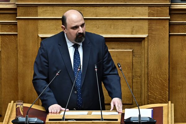 «Ο Τριαντόπουλος ζητούσε κοστολόγηση για το μπάζωμα» - Κόντρα Παππά - Γεραπετρίτη στη Βουλή