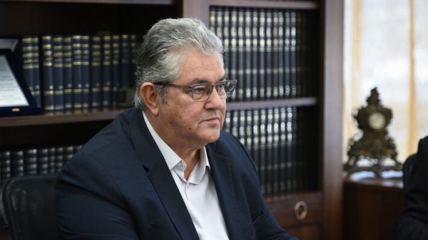 Κουτσούμπας: Οξυγόνο για κάθε γυναίκα είναι η συμμετοχή στην πάλη για το δίκιο και την ανατροπή