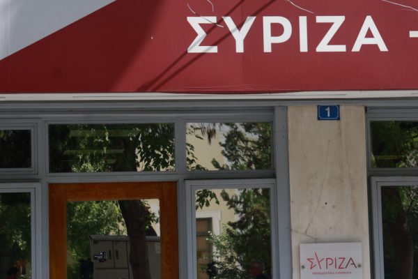 ΣΥΡΙΖΑ - Θεοδωράκης: Καλούμε τον Τριαντόπουλο να παραιτηθεί της υπουργικής ασυλίας