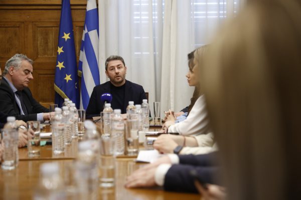 ΠΑΣΟΚ: Ανέβηκαν οι τόνοι στην κοινοβουλευτική ομάδα - Η διένεξη Ανδρουλάκη με Λιακούλη